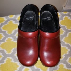 Burgandy Dansko clogs